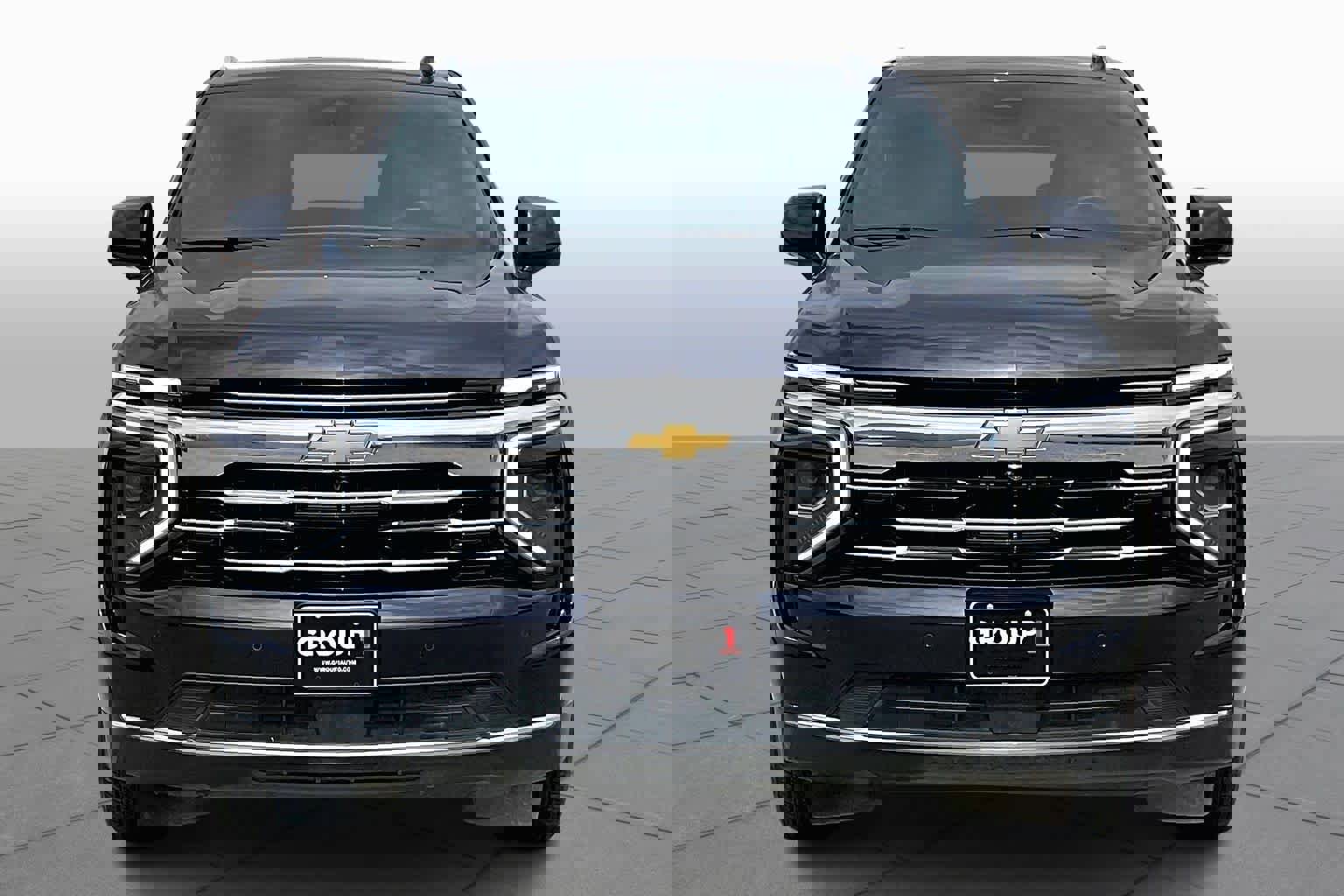 Used 2025 Chevrolet Suburban LT image 4