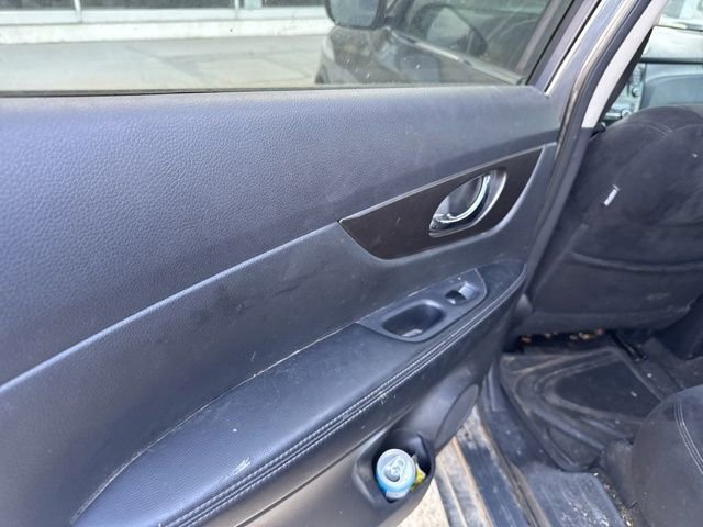 Used 2014 Nissan Rogue SV w/ SV Premium Package image 17