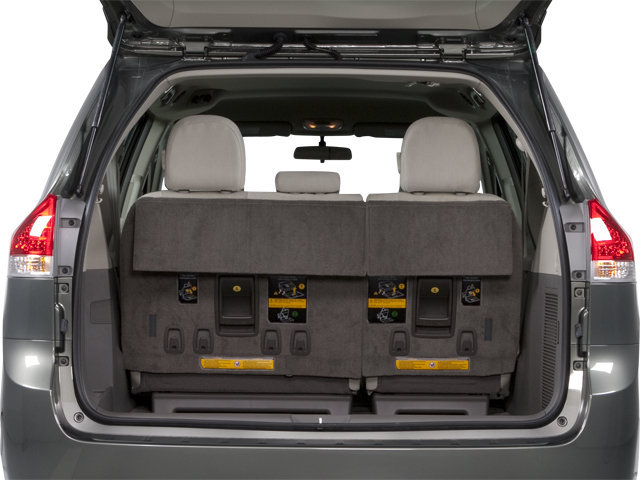 Used 2011 Toyota Sienna XLE w/ Premium Pkg FWD image 13