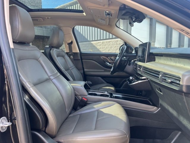 Used 2023 Lincoln Corsair AWD w/ Equipment Group 101A image 11