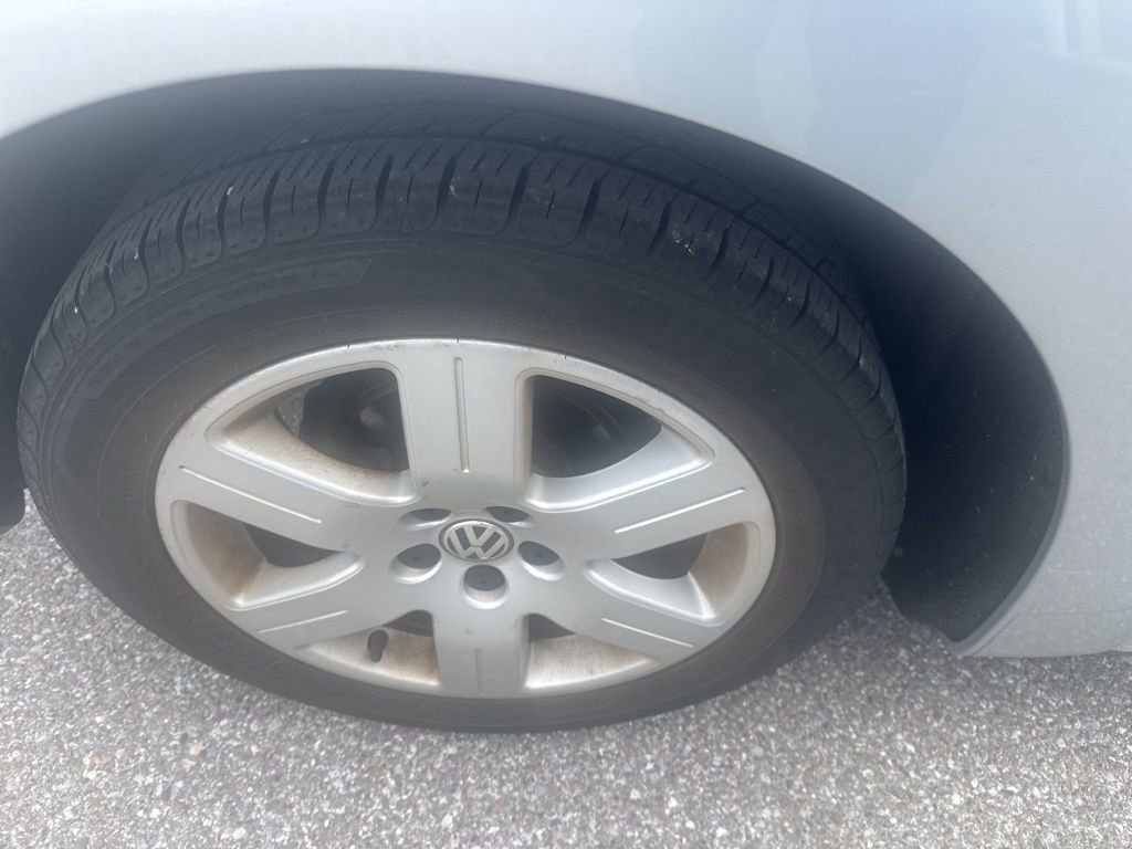 Used 2007 Volkswagen Beetle Coupe w/ Package 1 image 9