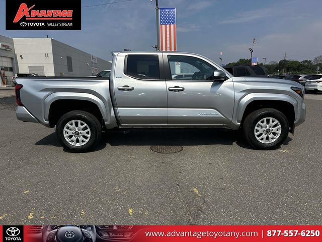 Used 2026 Toyota Tacoma SR5 AWD/4WD image 5