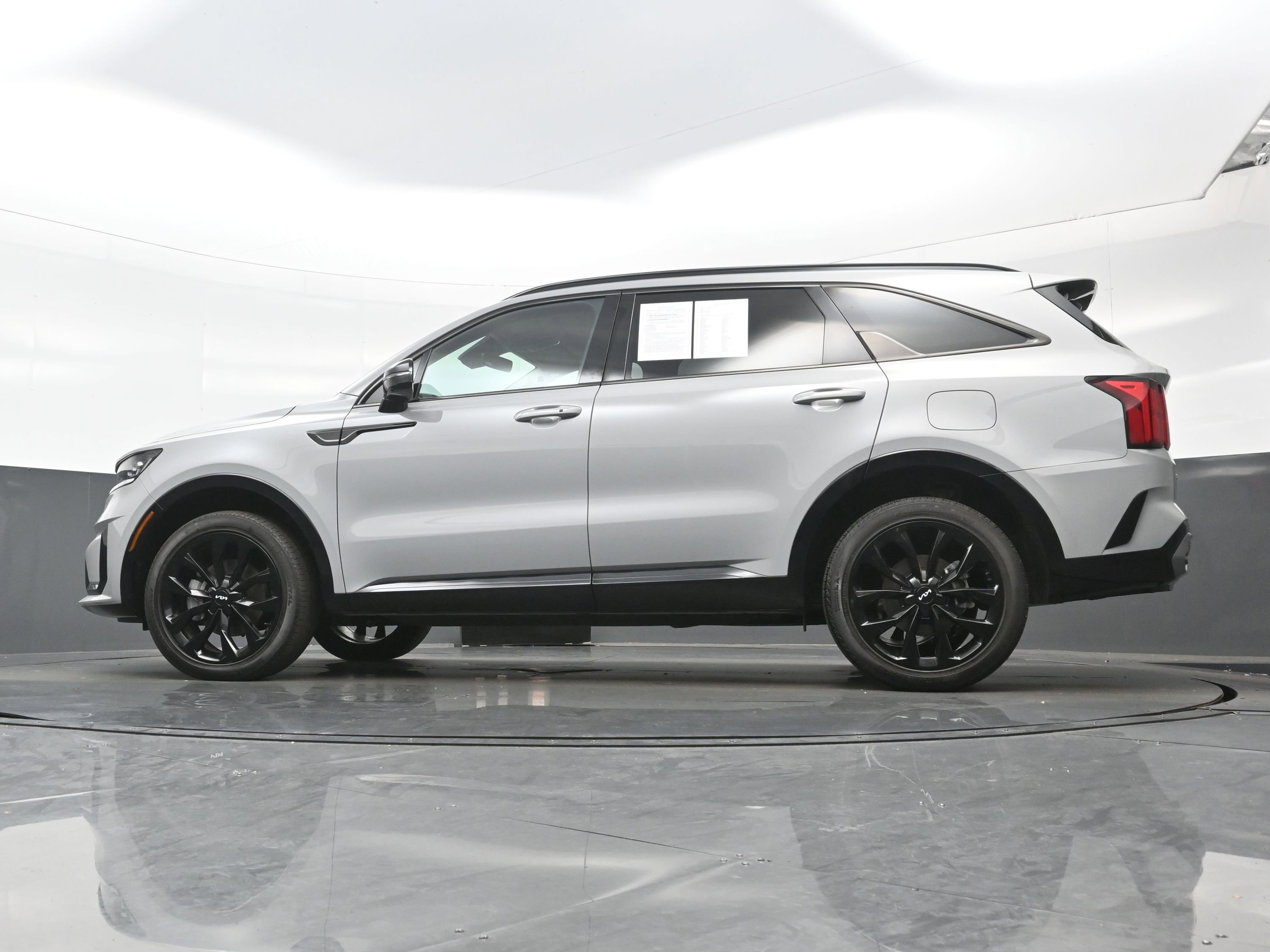 Used 2023 Kia Sorento SX image 31