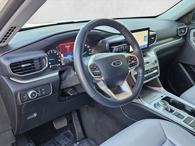 Used 2021 Ford Explorer XLT w/ Equipment Group 202A image 10