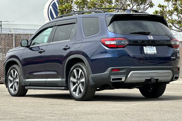Used 2025 Honda Pilot Touring image 6