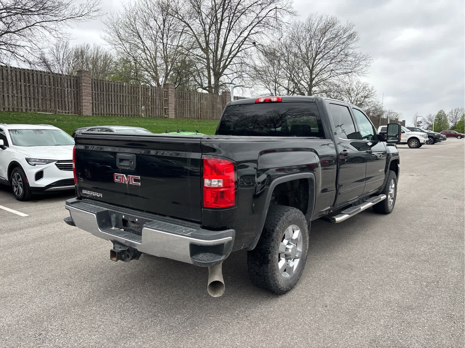 Used 2018 GMC Sierra 2500 SLE w/ SLE Preferred Package image 4