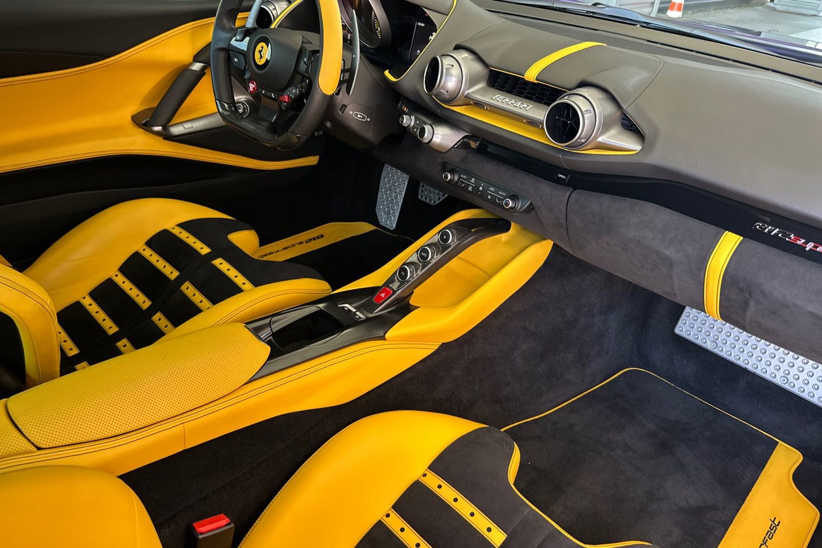 Used 2020 Ferrari 812 Superfast image 16