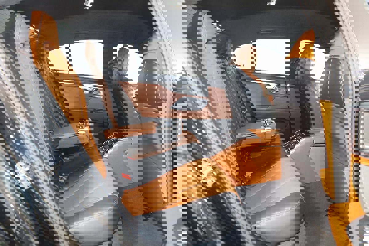 Used 2024 BMW ALPINA B8 xDrive Gran Coupe image 15