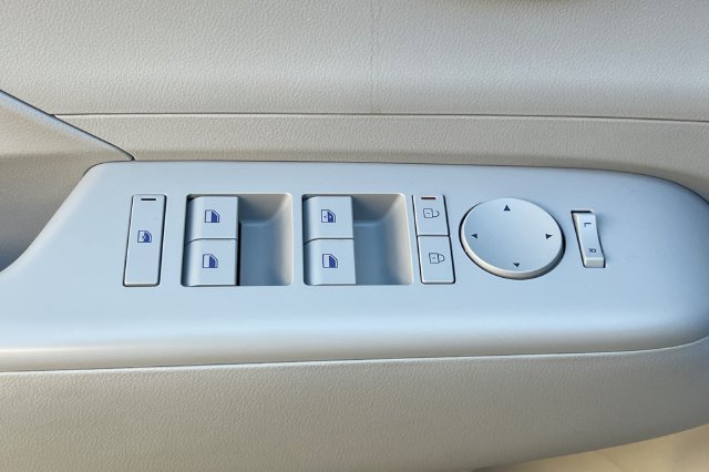 Certified 2024 Hyundai Kona SEL FWD image 14