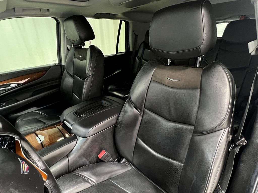 Used 2018 Cadillac Escalade Premium Luxury w/ LPO, Radiant Package AWD/4WD image 14