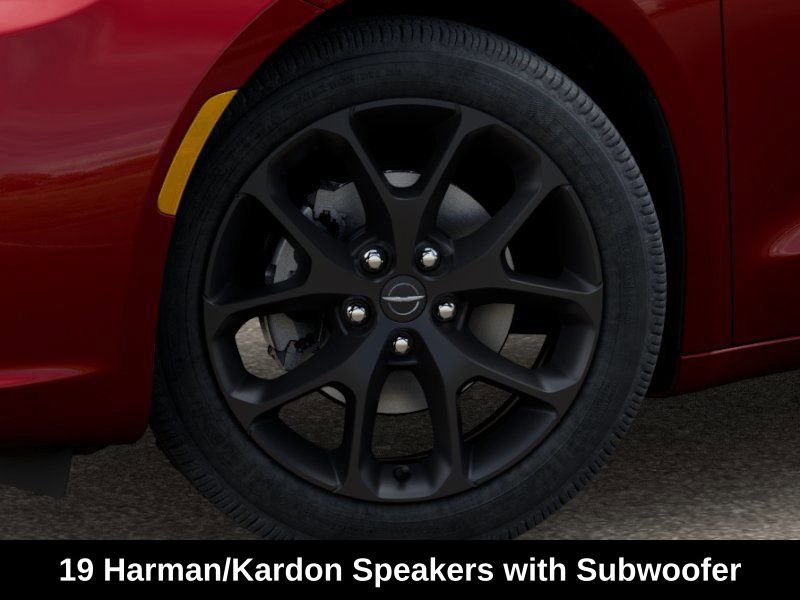 New 2026 Chrysler Pacifica Limited w/ Uconnect Theater Family Group image 9