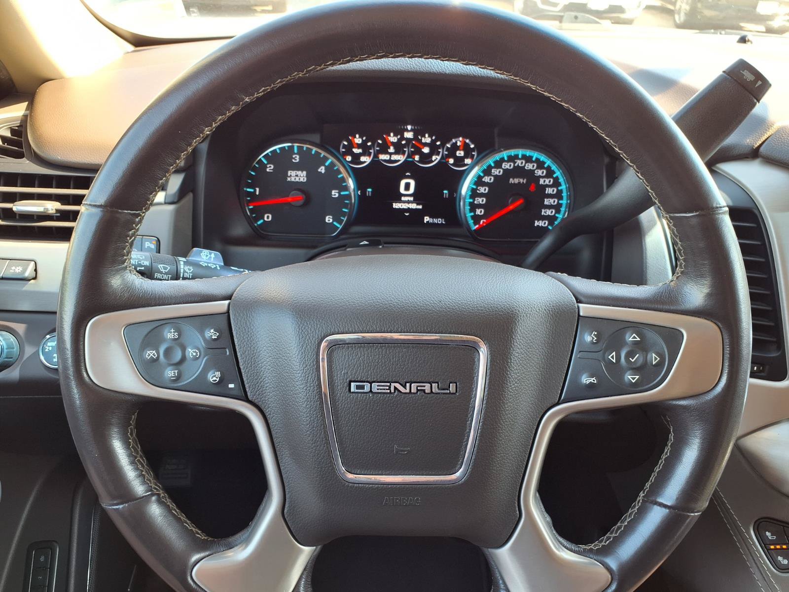 Used 2019 GMC Yukon XL Denali AWD/4WD image 15