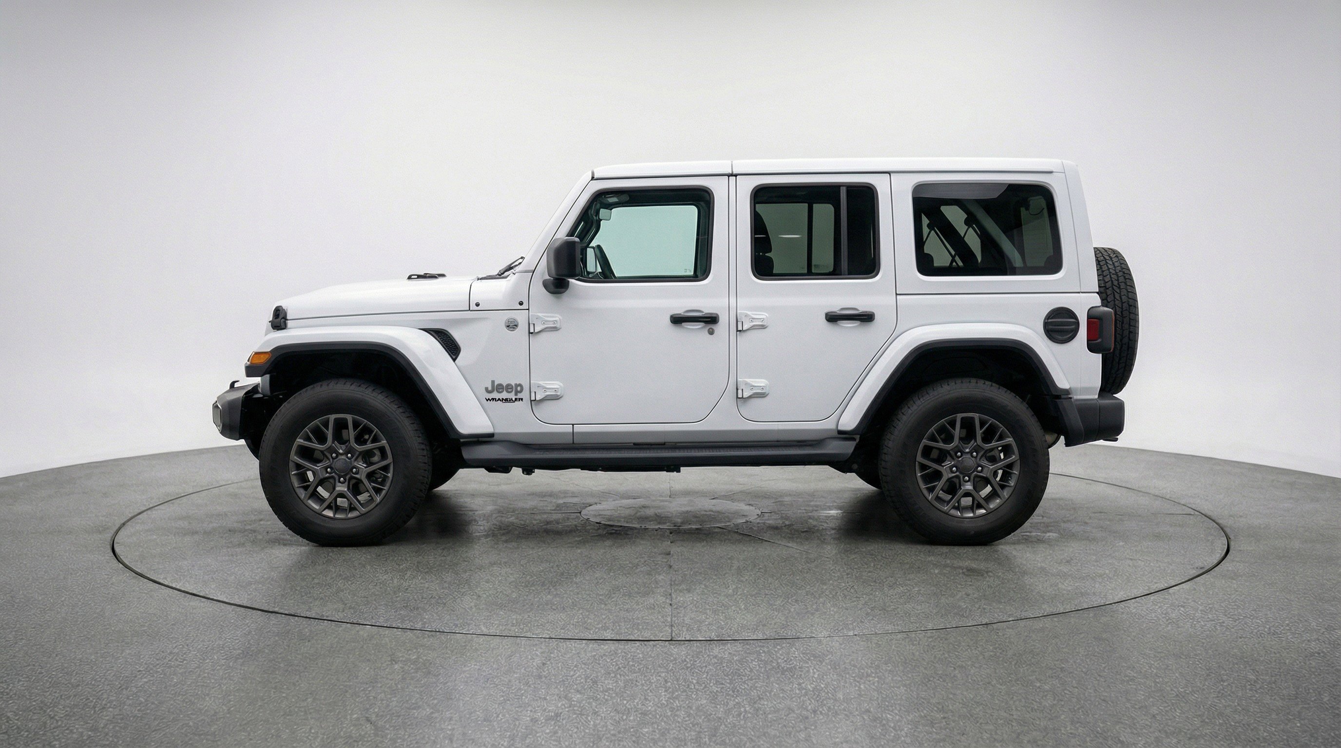 Used 2025 Jeep Wrangler Sahara image 5