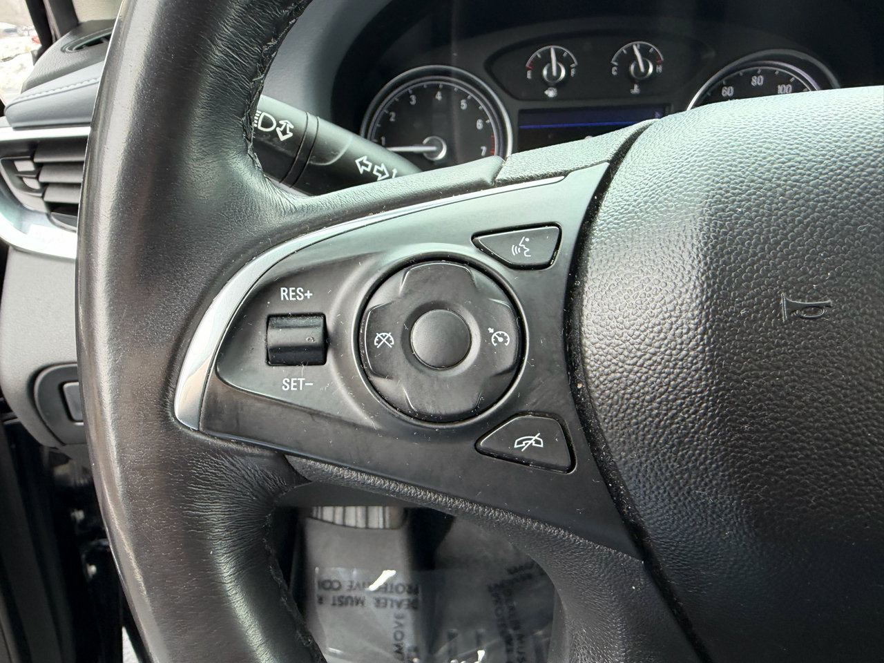 Used 2020 Buick Enclave Essence image 29