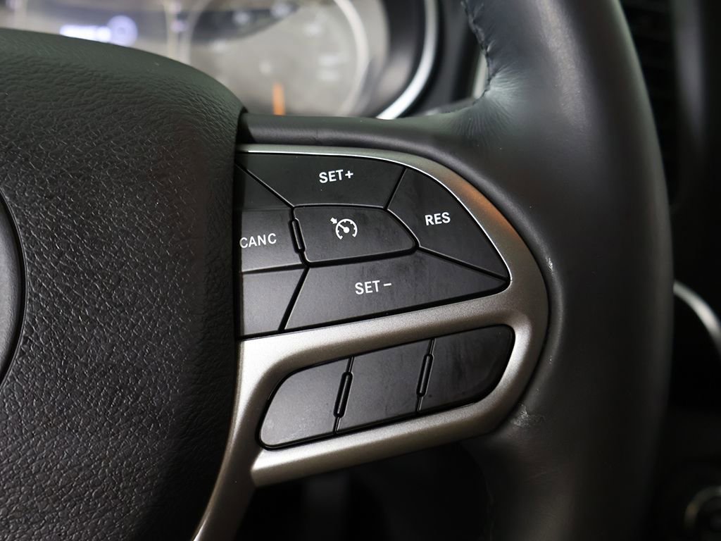 Used 2019 Jeep Cherokee Latitude Plus w/ Comfort/Convenience Group image 43