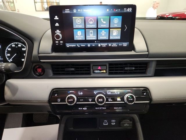Certified 2025 Honda Pilot Touring image 15