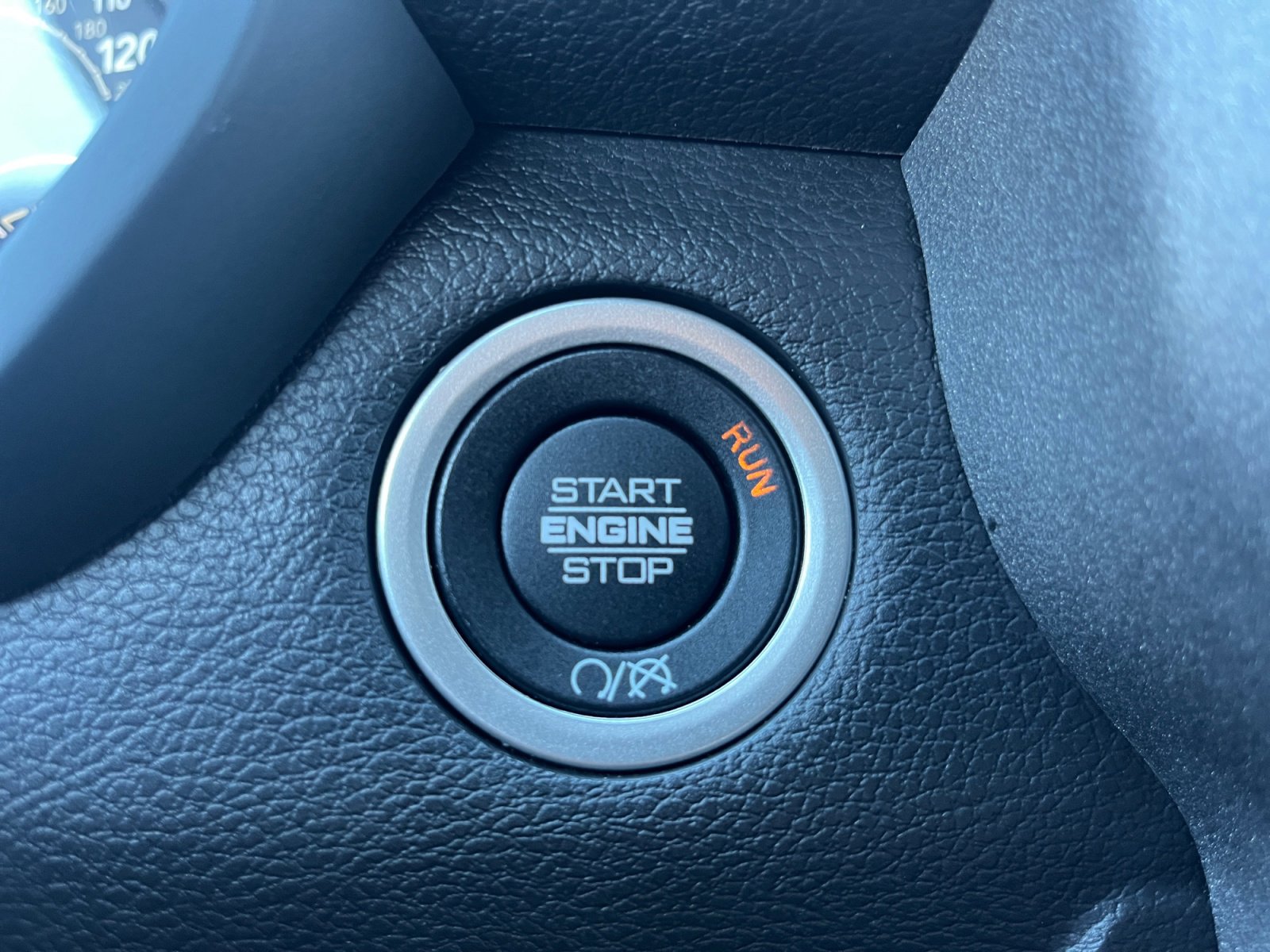 Used 2024 RAM 2500 Tradesman w/ Chrome Appearance Group image 23