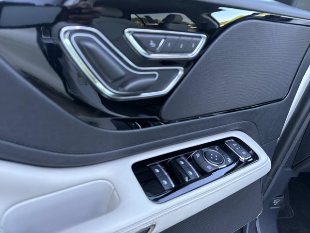 New 2026 Lincoln Aviator 2WD image 11
