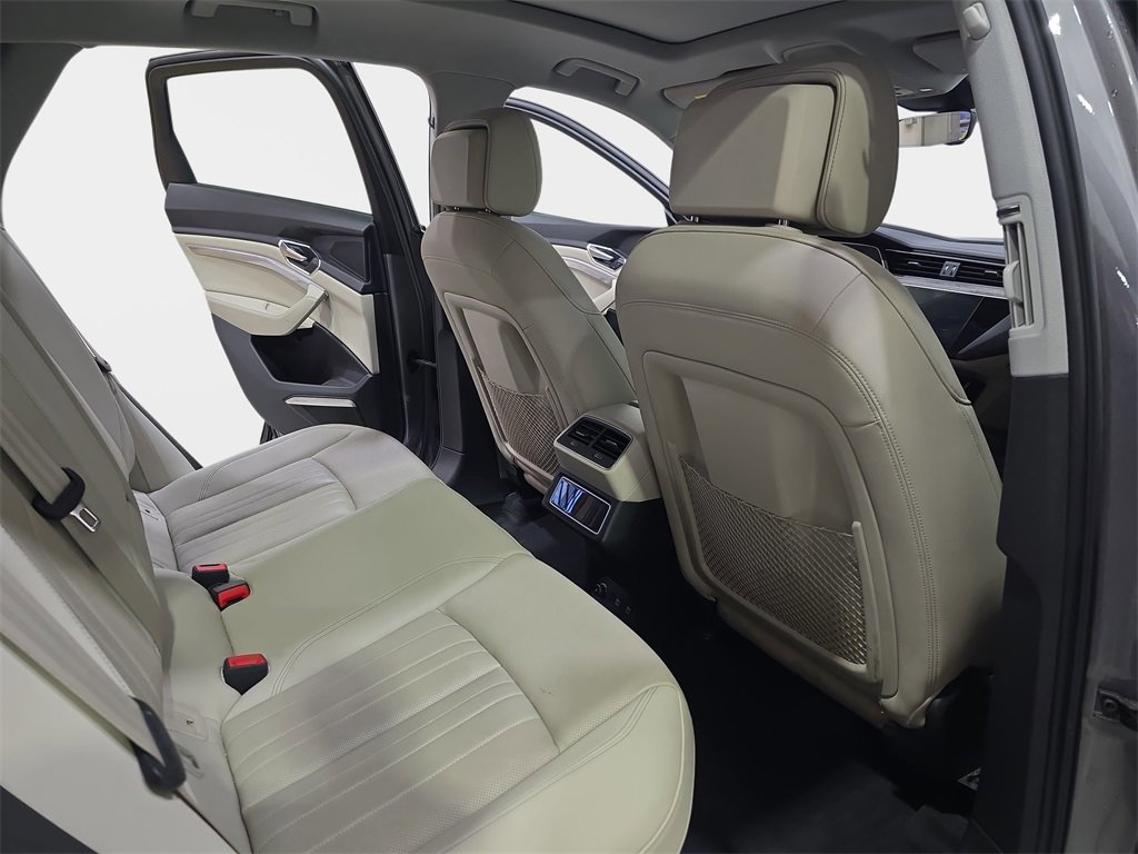Used 2021 Audi e-tron Premium Plus w/ Premium Plus Package image 13