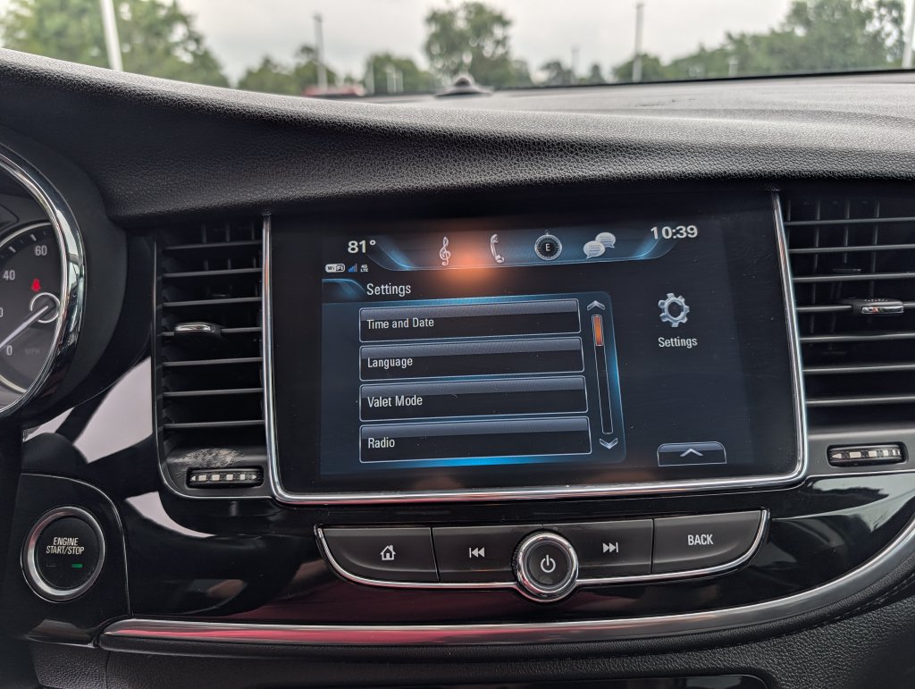 Used 2020 Buick Encore Preferred FWD image 4