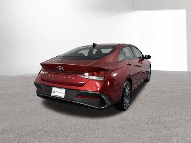 Used 2025 Hyundai Elantra Blue FWD image 13