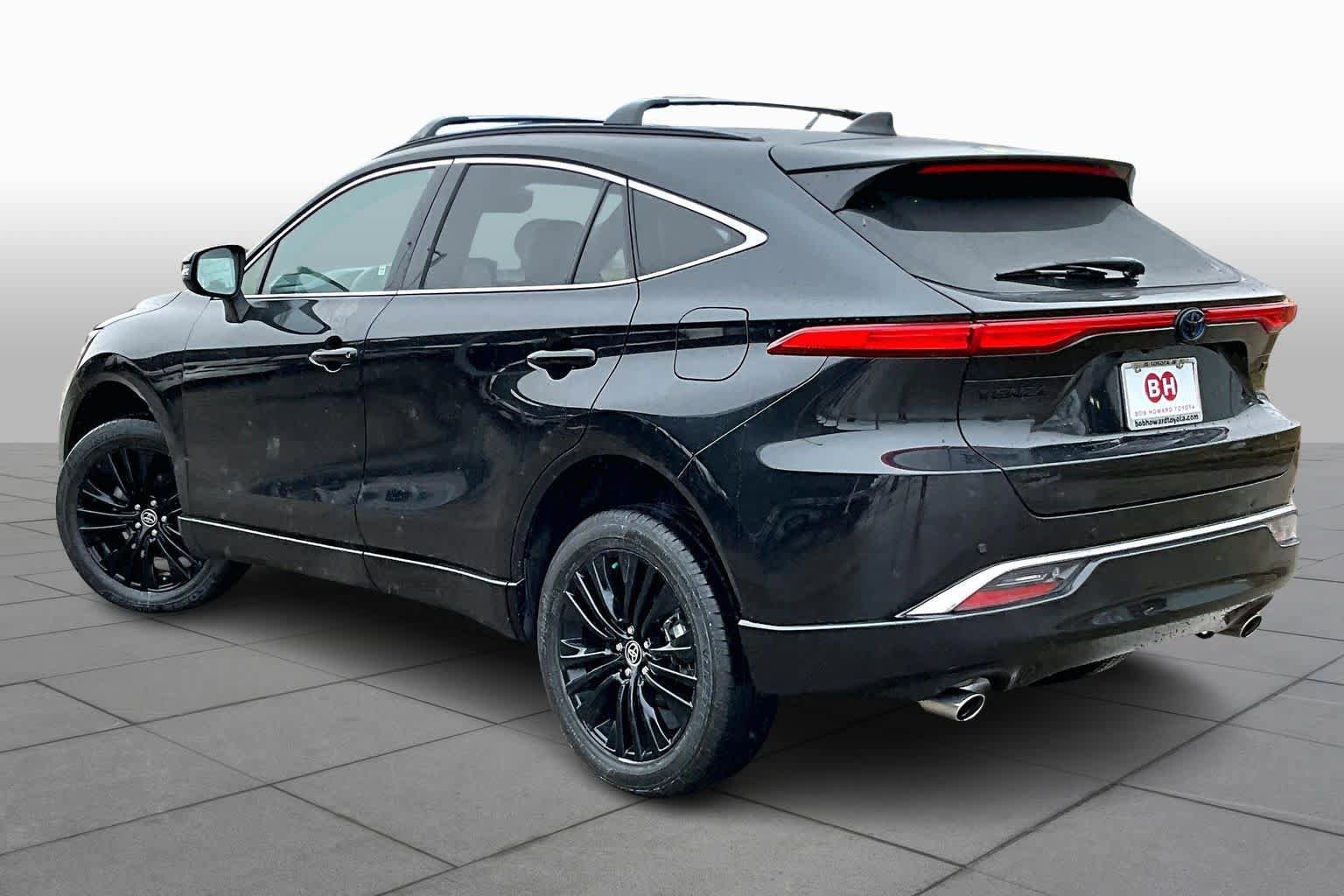 Used 2023 Toyota Venza Nightshade AWD/4WD image 12