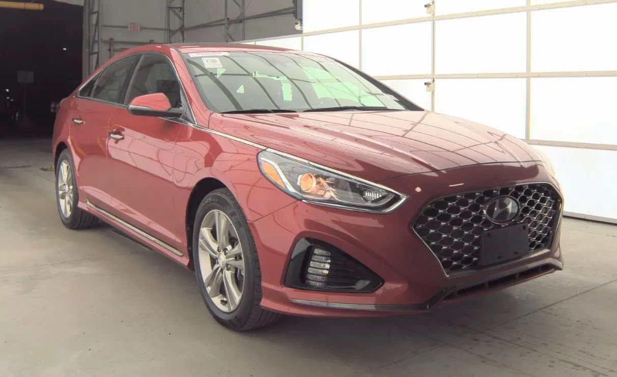 Used 2019 Hyundai Sonata Sport w/ Tech Package 03 FWD image 2