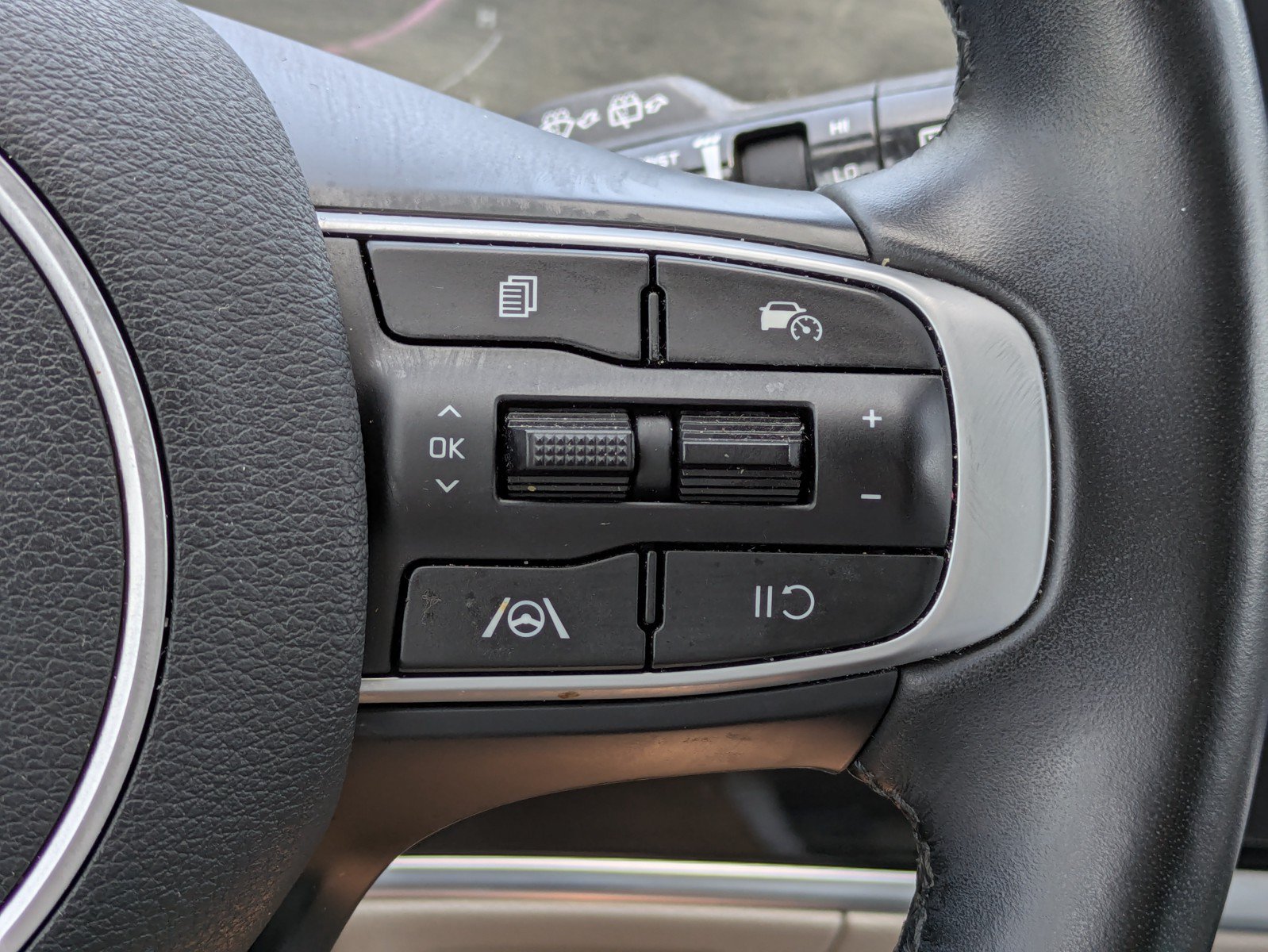 Certified 2023 Kia Sportage EX AWD/4WD image 18