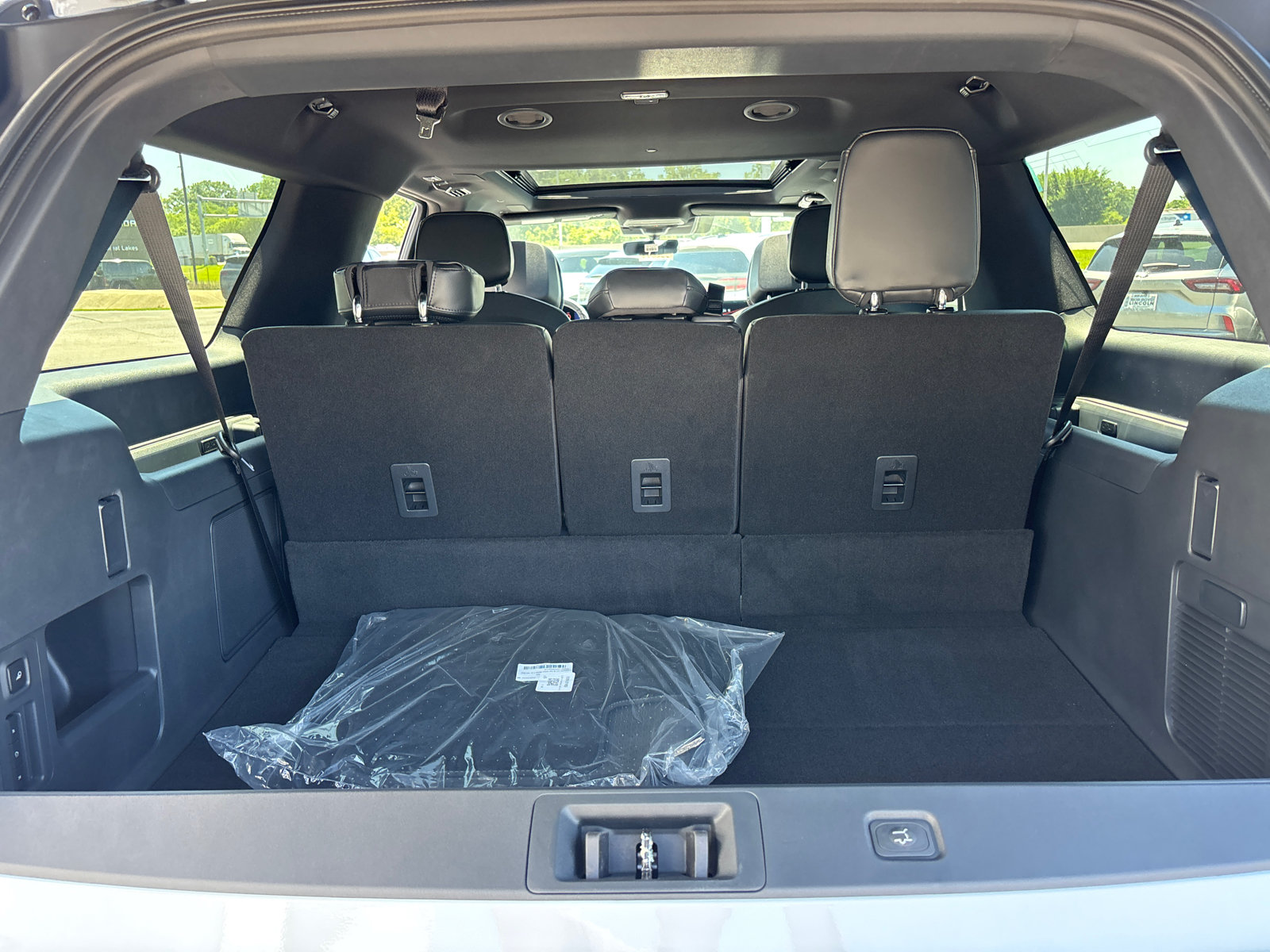 New 2026 Lincoln Navigator L Reserve w/ Jet Appearance Package AWD/4WD image 9