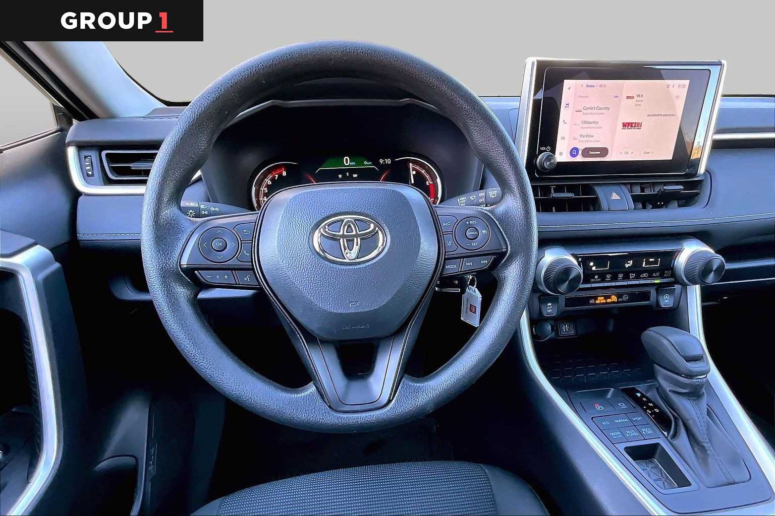 Used 2025 Toyota RAV4 LE AWD/4WD image 6