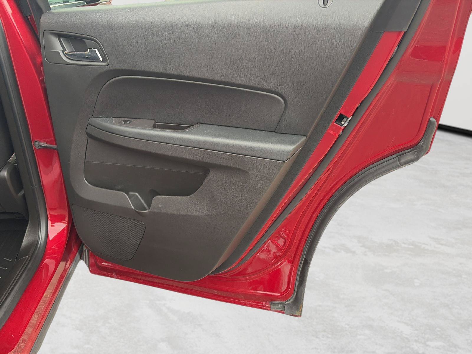 Used 2015 Chevrolet Equinox LT w/ Driver Convenience Package FWD image 17