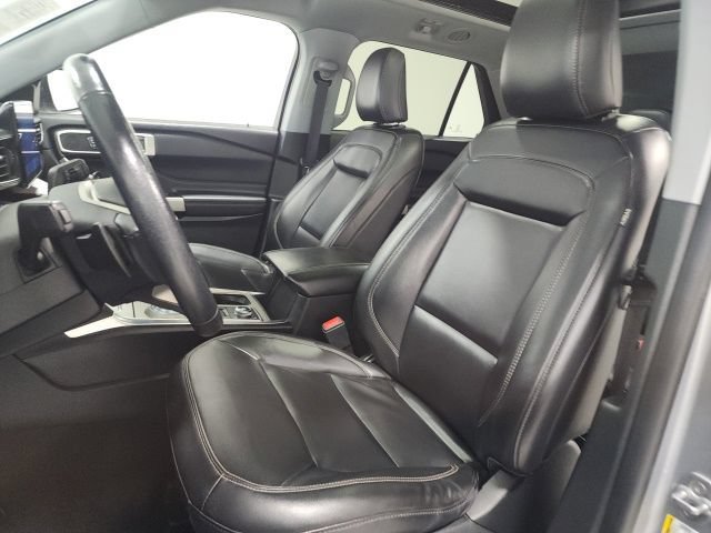 Used 2021 Ford Explorer XLT w/ Equipment Group 202A AWD/4WD image 21