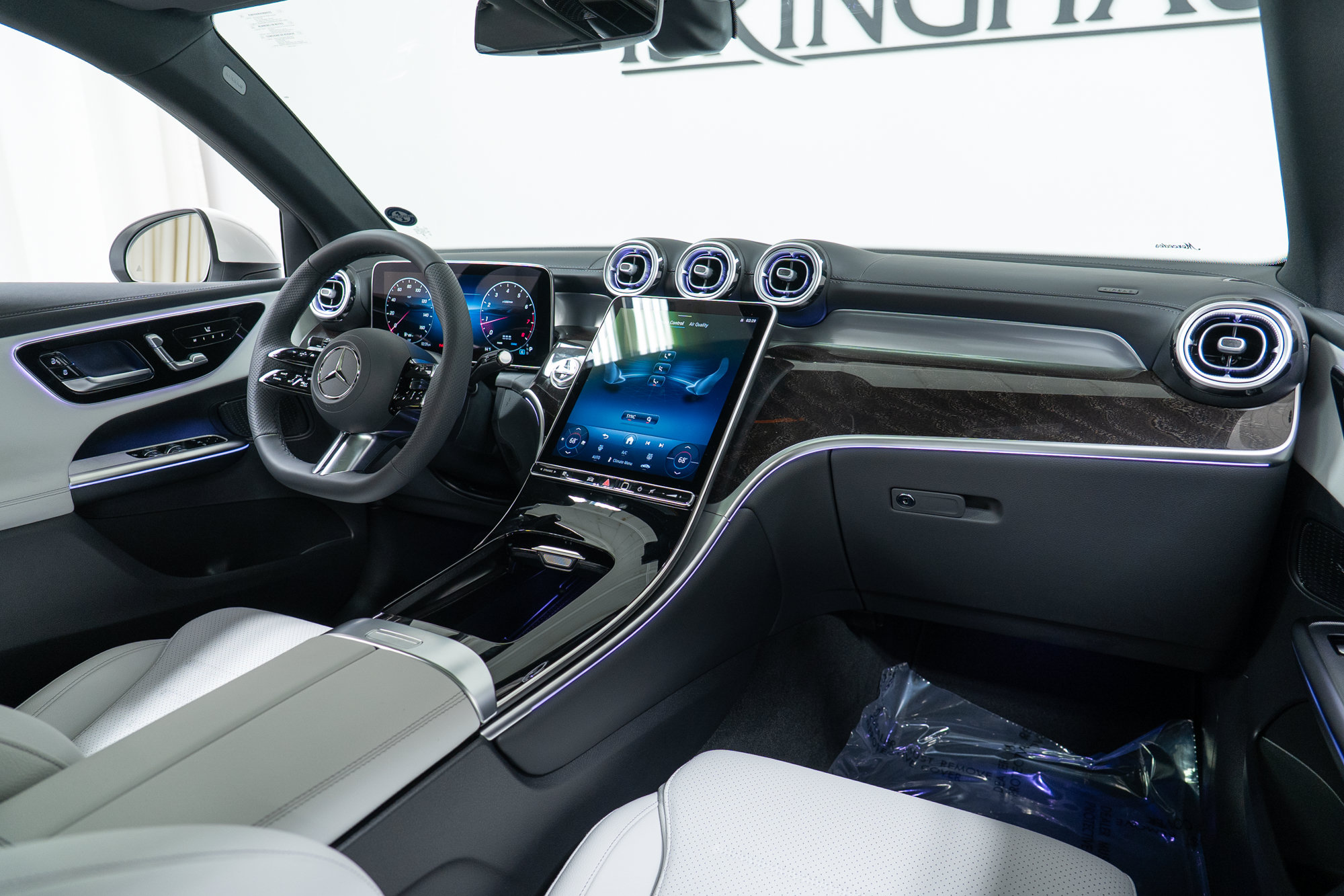 New 2027 Mercedes-Benz GLC 300 4MATIC image 14