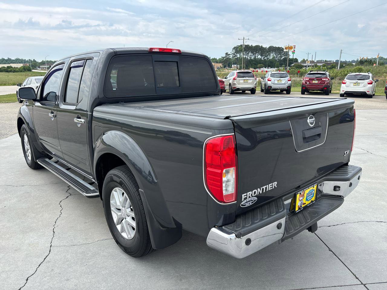 Used 2015 Nissan Frontier SV w/ SV Value Truck Package RWD image 6