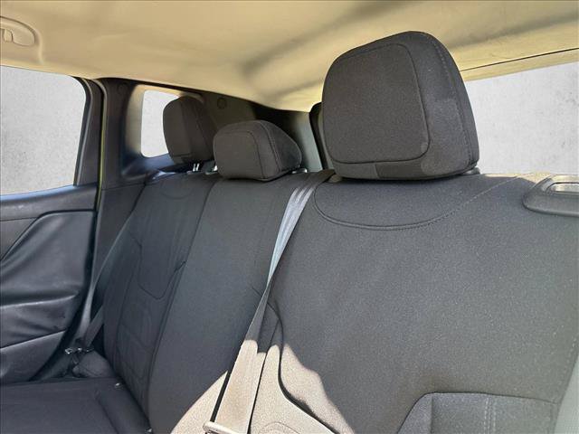Used 2017 Jeep Renegade Altitude FWD image 15