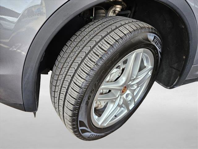 Used 2013 Porsche Cayenne S image 22