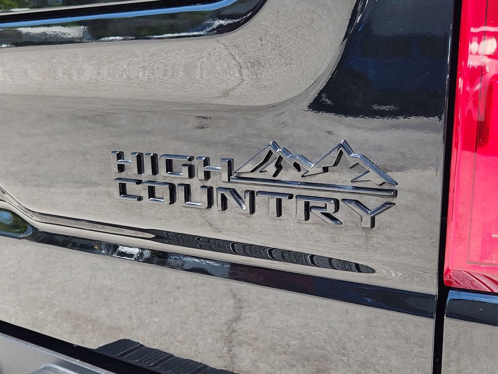 Used 2024 Chevrolet Silverado 1500 High Country w/ Midnight Edition AWD/4WD image 10