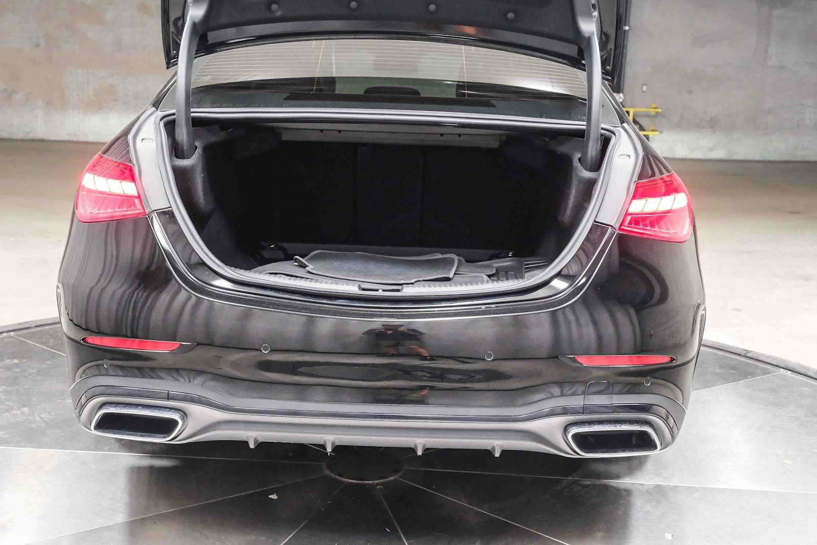 Certified 2022 Mercedes-Benz C 300 4MATIC Sedan image 33