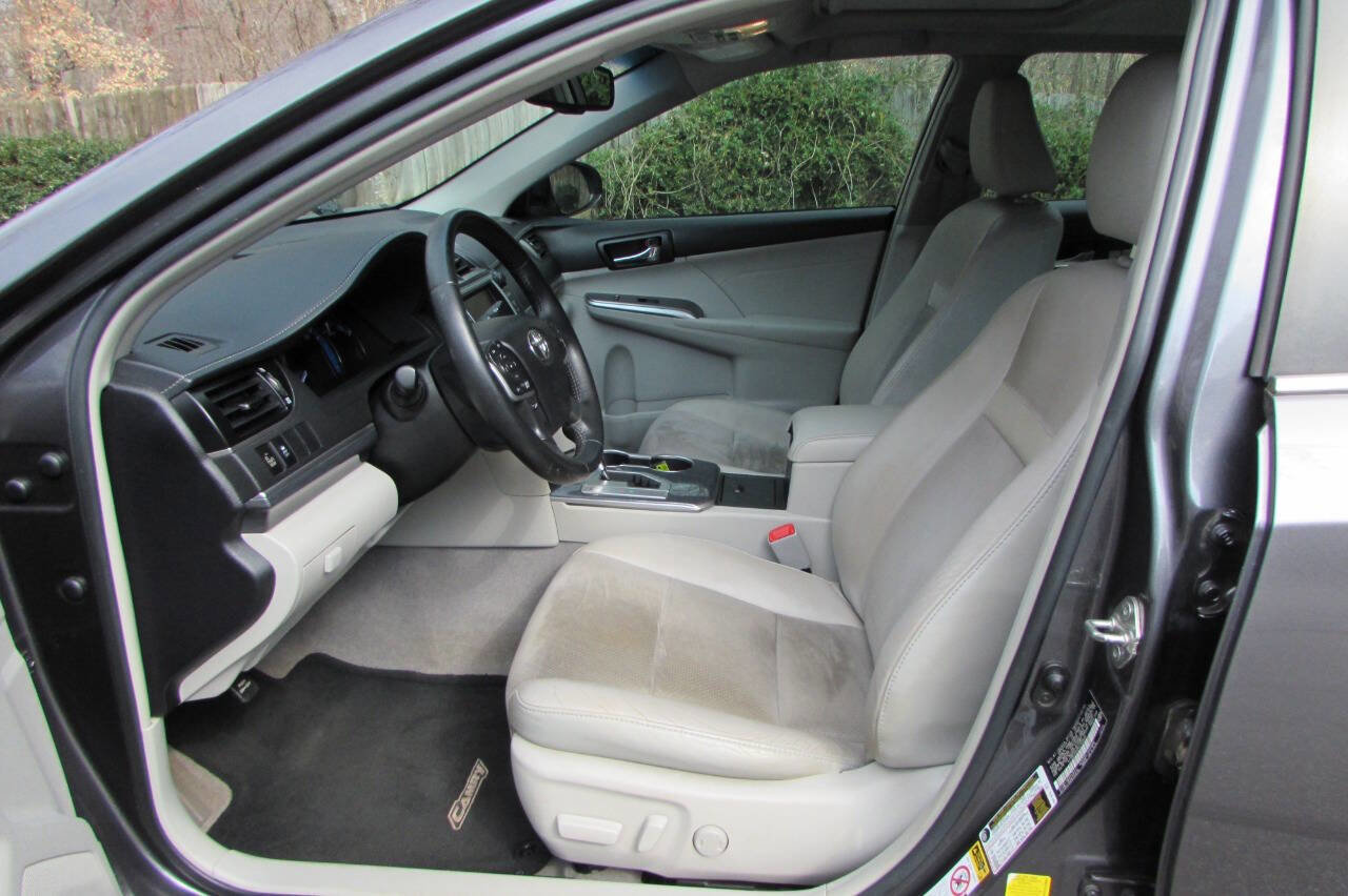Used 2014 Toyota Camry XLE image 27