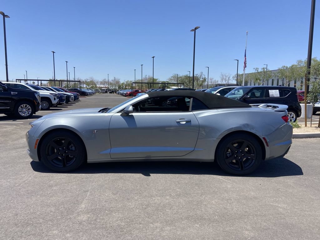 Used 2023 Chevrolet Camaro LT w/ Technology Package RWD image 4
