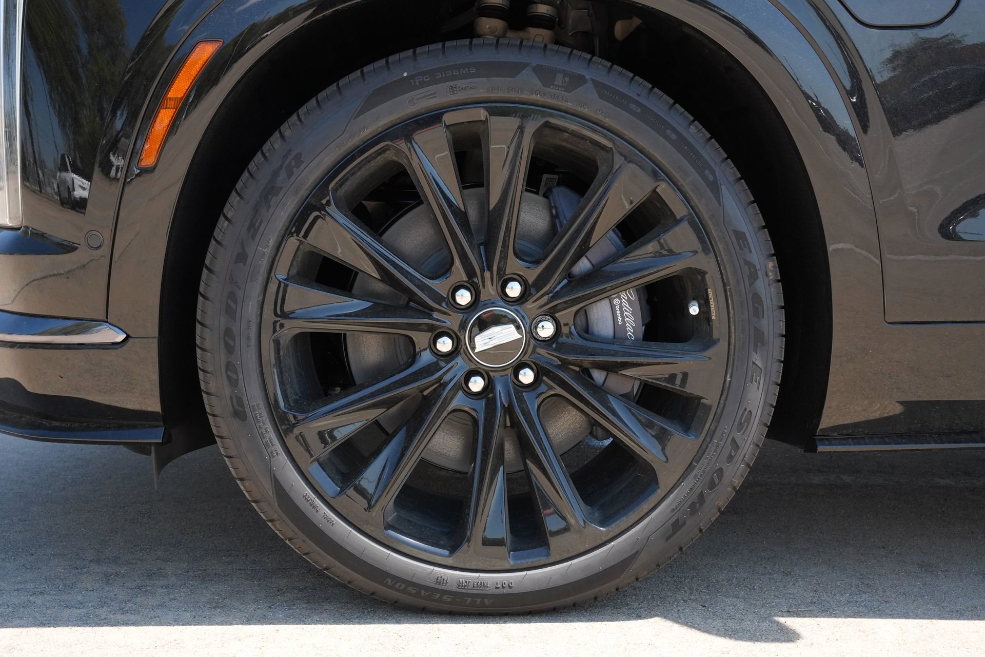 New 2026 Cadillac Vistiq Platinum w/ LPO, Floor Liner Package image 31