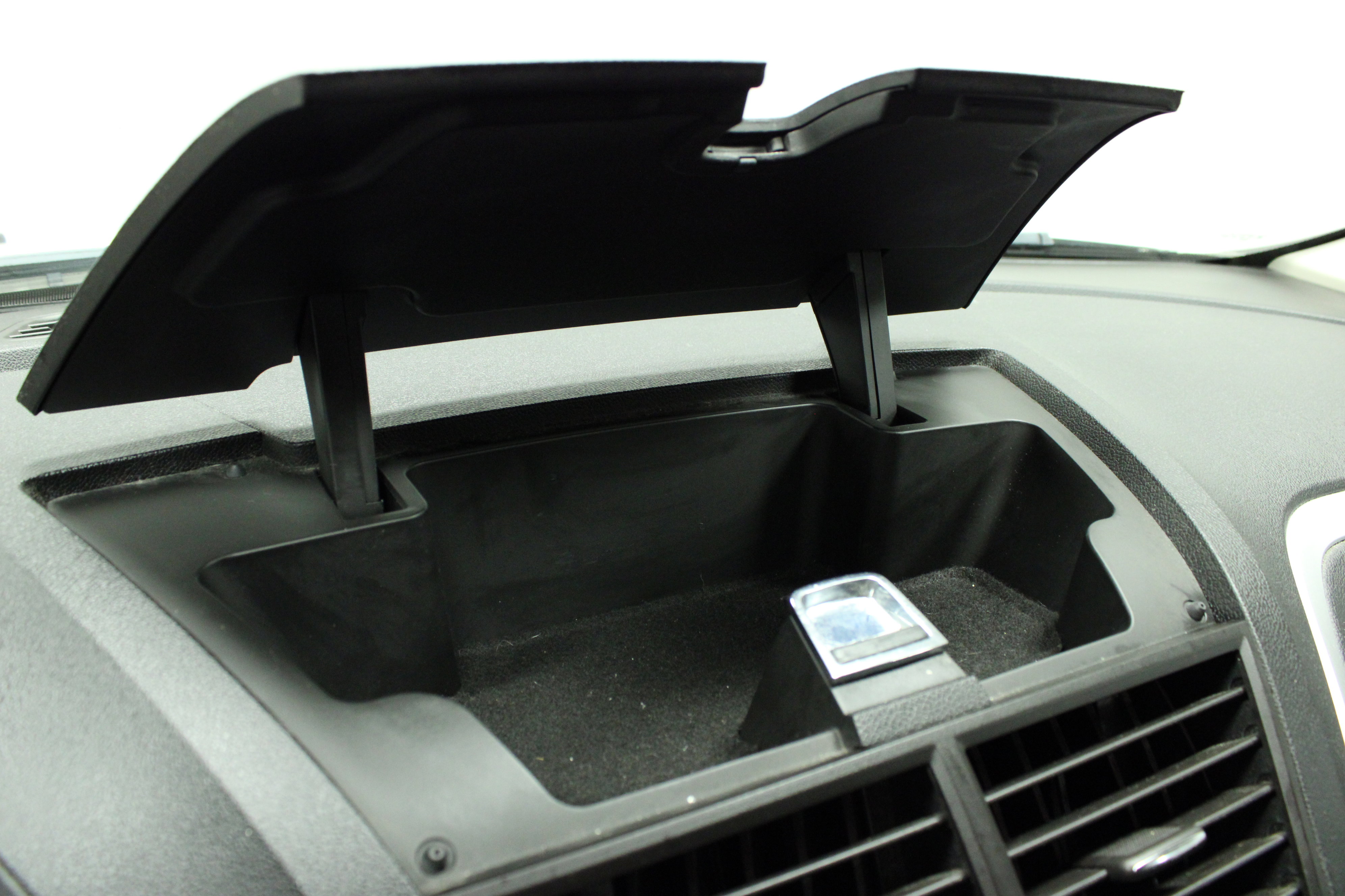 Used 2012 Chevrolet Traverse LT FWD image 23