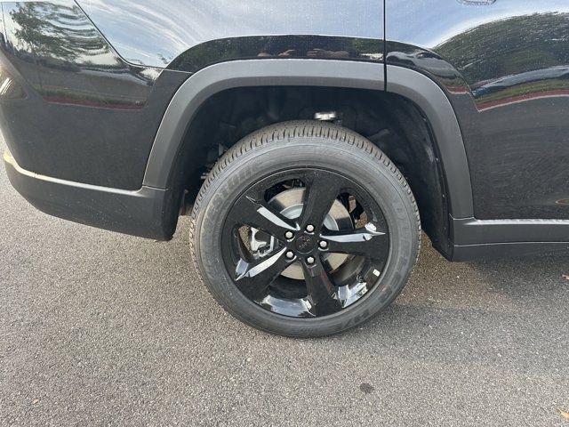 New 2025 Jeep Grand Cherokee L Altitude image 17