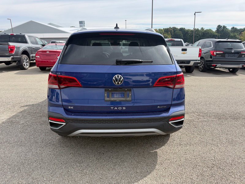 Used 2024 Volkswagen Taos SE w/ Panoramic Sunroof Package AWD/4WD image 14