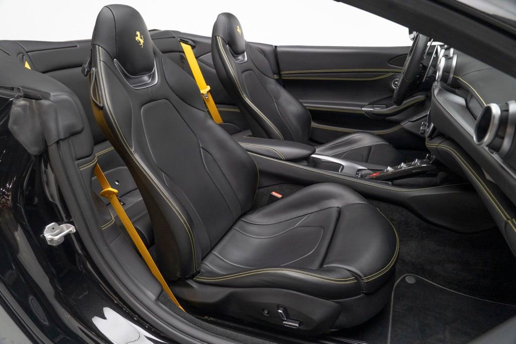 Used 2019 Ferrari Portofino image 45