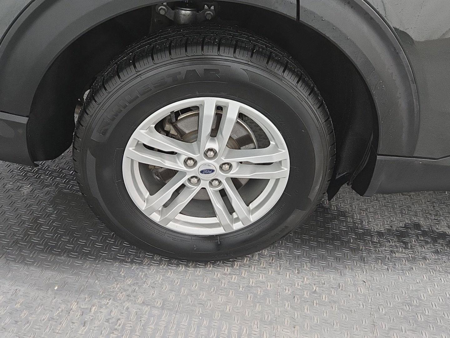 Used 2023 Ford Explorer XLT image 26