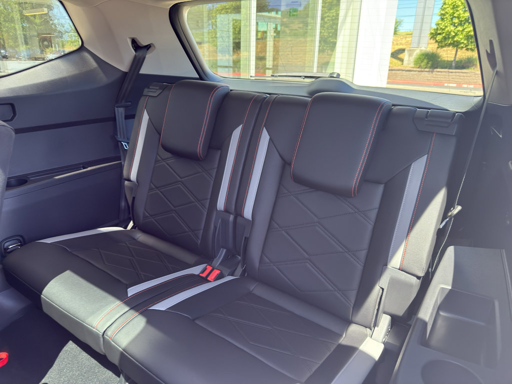 New 2025 Volkswagen Atlas Peak Edition SE image 15