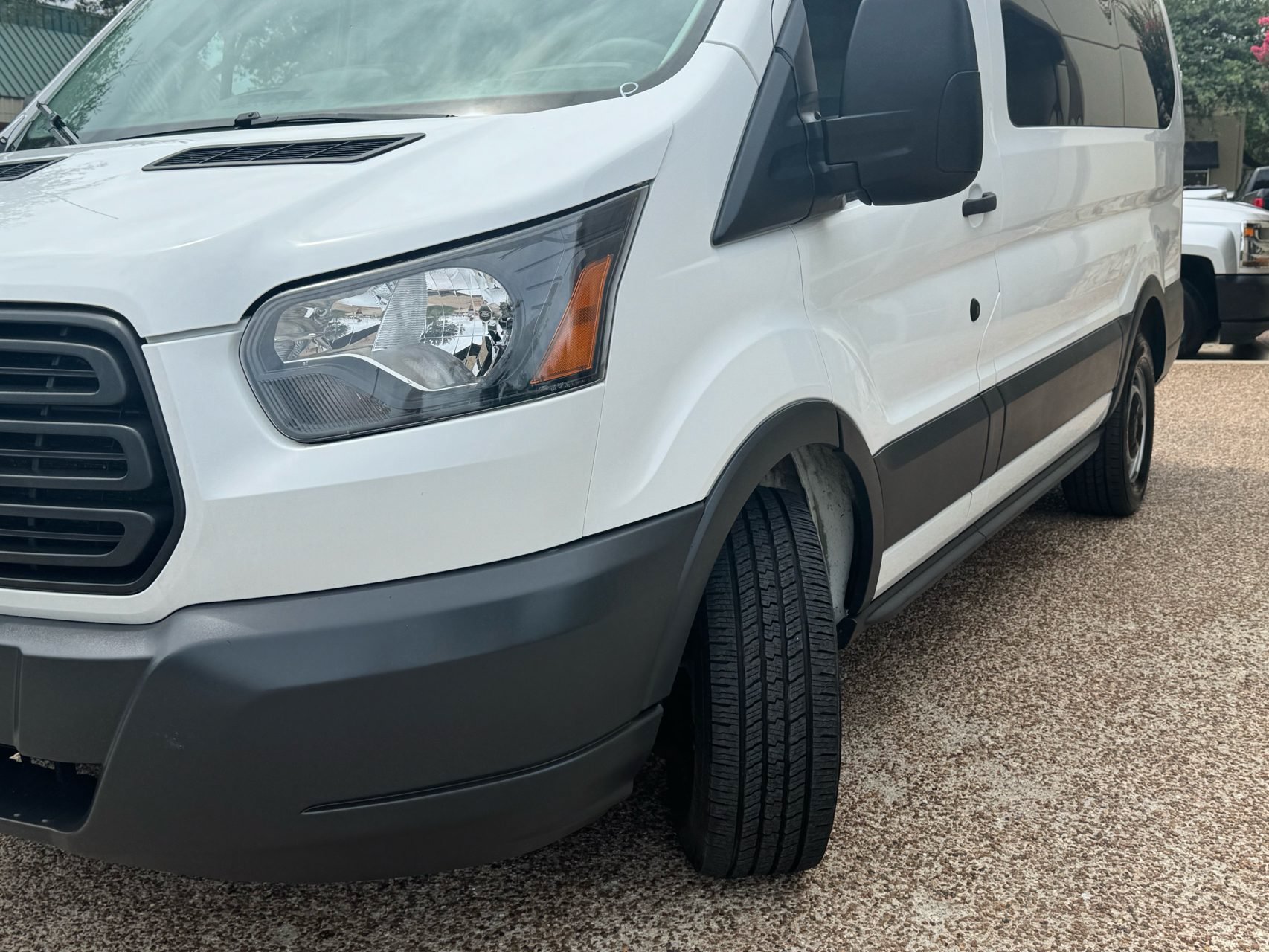 Used 2018 Ford Transit 150 XL RWD image 3