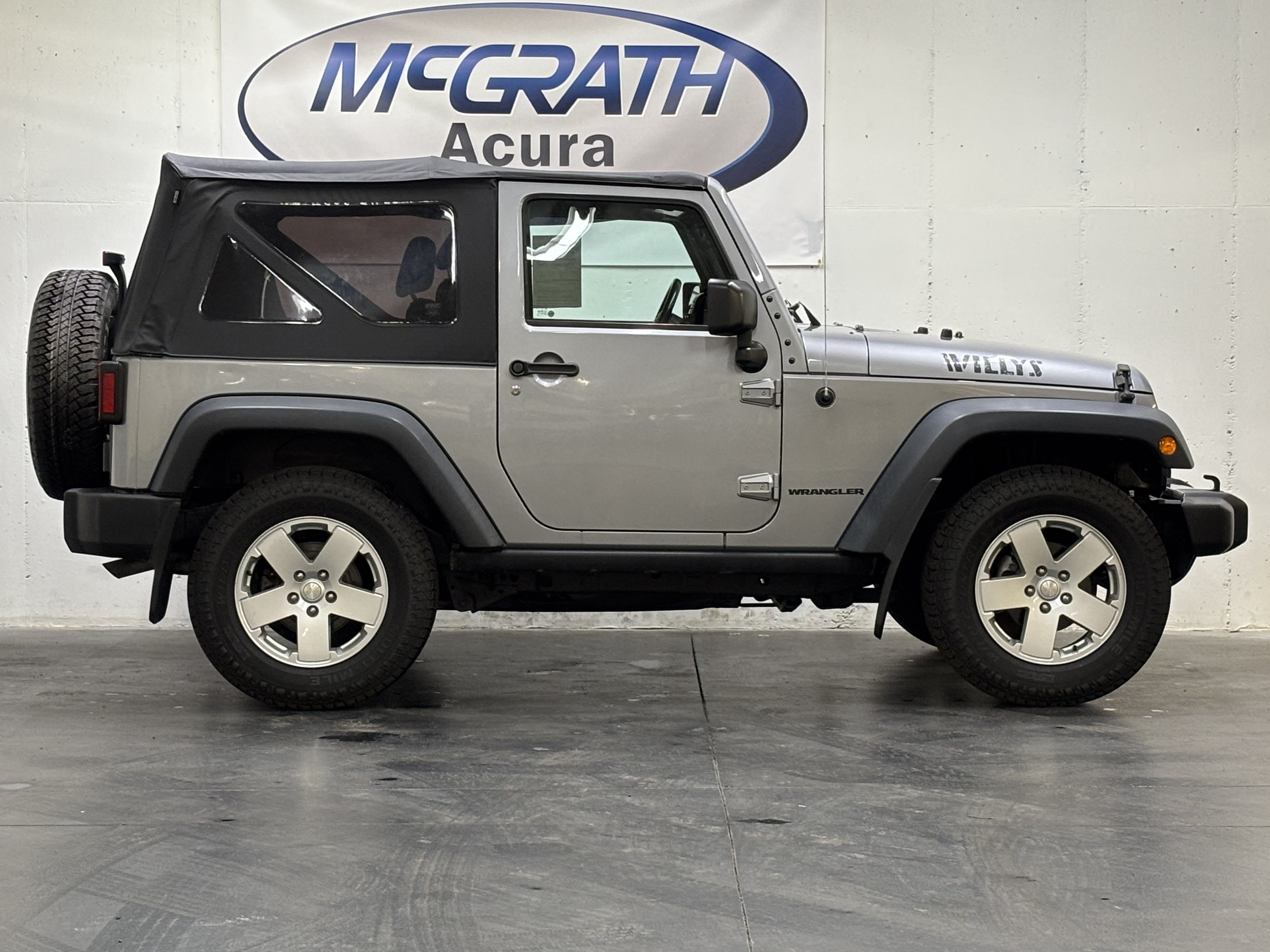 Used 2015 Jeep Wrangler Sport AWD/4WD image 3