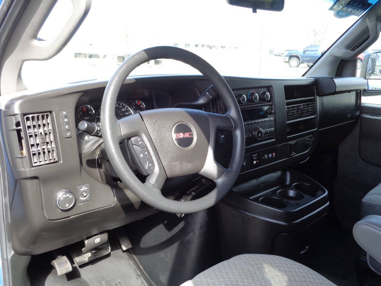 Used 2018 GMC Savana 3500 LT w/ LT Preferred Equipment Group RWD image 8